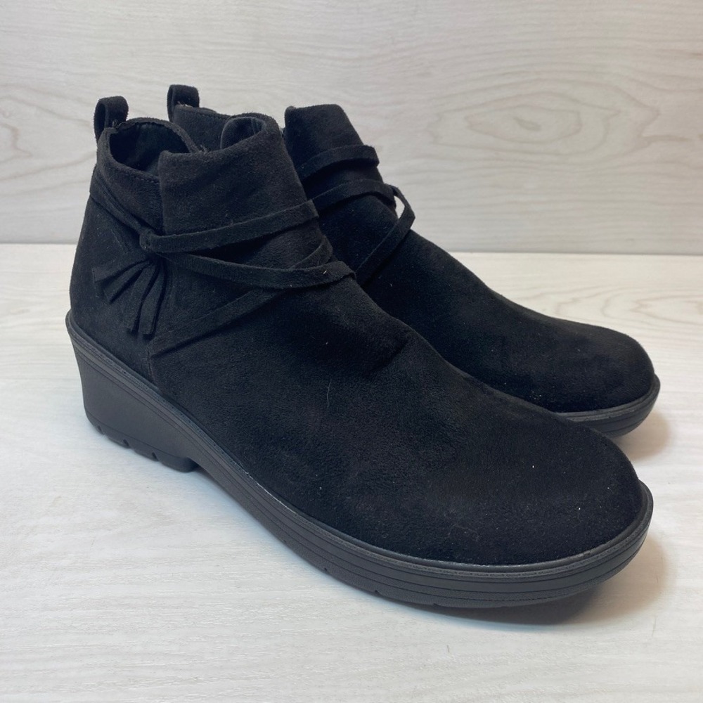 Bzees Women 10W Blaine Ankle Boots Wedge Black Fabric Suede Tassel Comfort Shoes